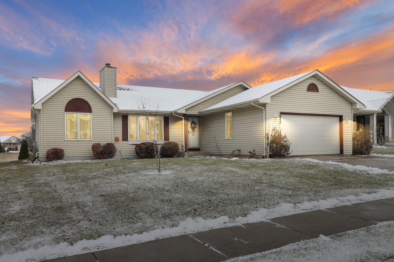6822 55th St, Kenosha, WI 53144