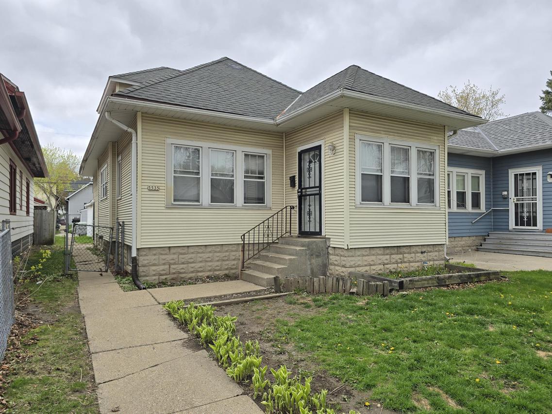 5535 N 40th St, Milwaukee, WI 53209