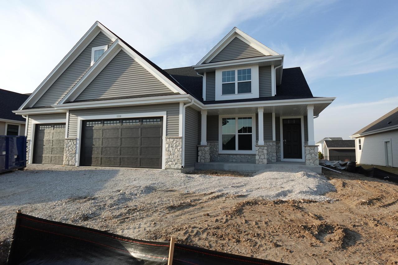 1536 Creekview Ct, Oconomowoc, WI 53066