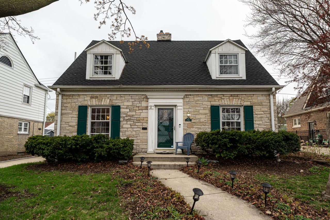 2917 N 67th St, Milwaukee, WI 53210