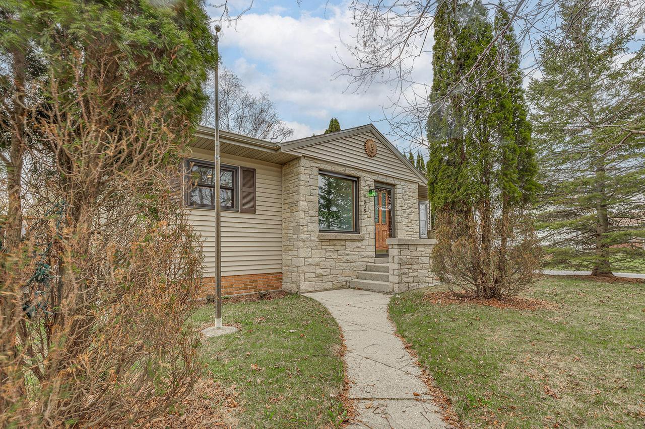 W935 County Road Ff -, Mosel, WI 53083