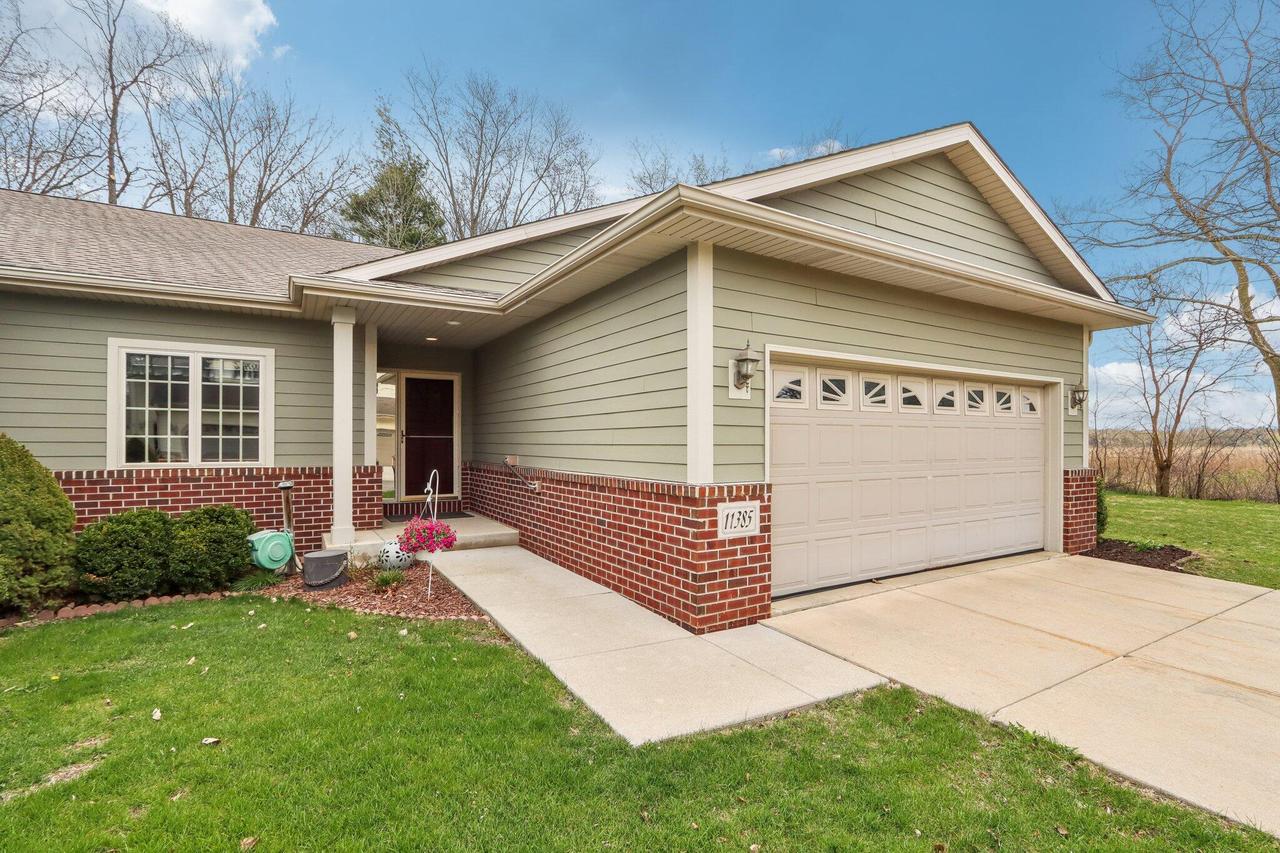 11385 W Rawson Ave, Franklin, WI 53132