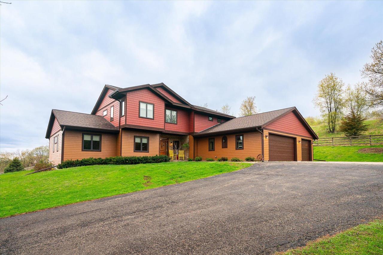 W7266 Sylvester Rd, Holland, WI 54636