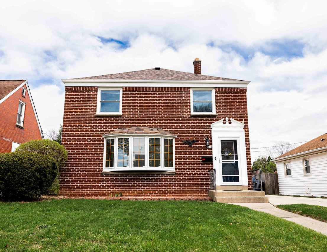 3810 S 22nd St, Milwaukee, WI 53221