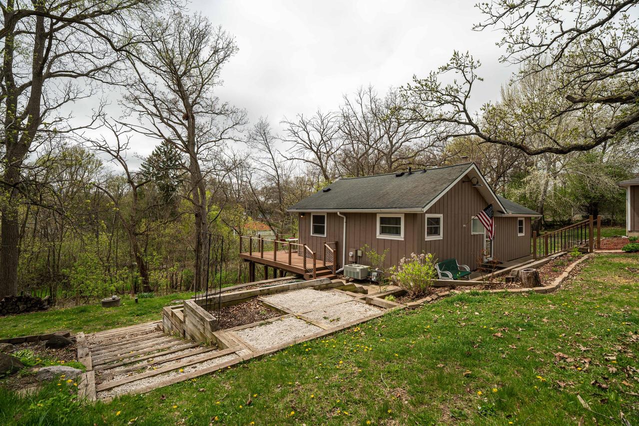 W5167 Wandawega Dr, Sugar Creek, WI 53121