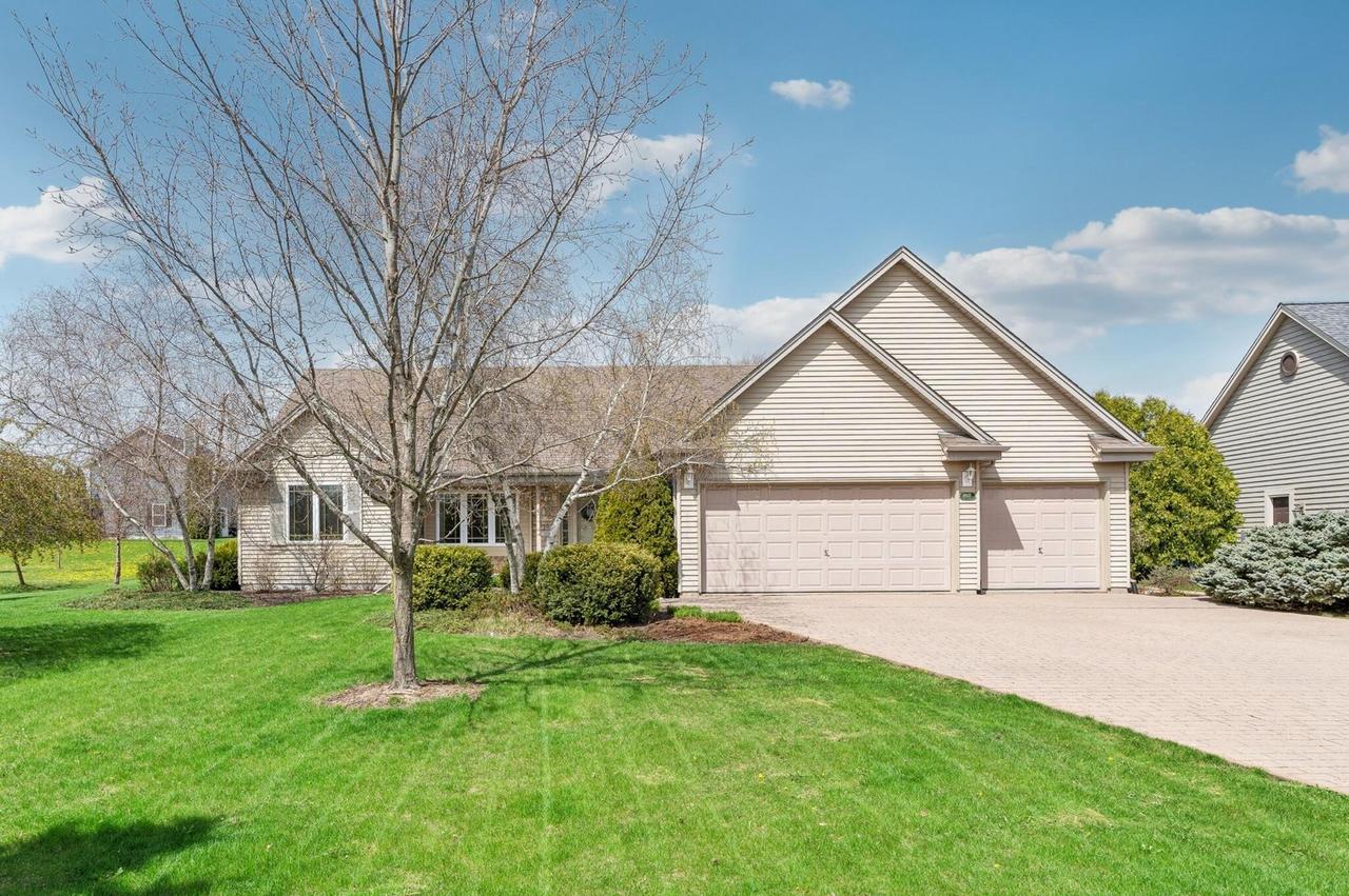 8917 S 45th St, Franklin, WI 53132