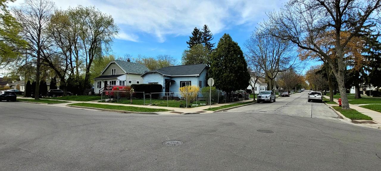 4900 W Fairmount Ave, Milwaukee, WI 53218