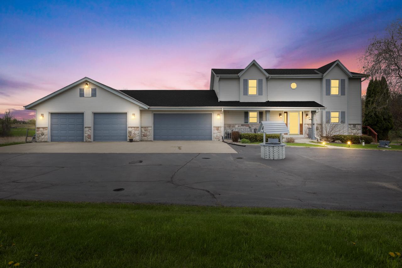 S98W18986 Christopher Ln, Muskego, WI 53150