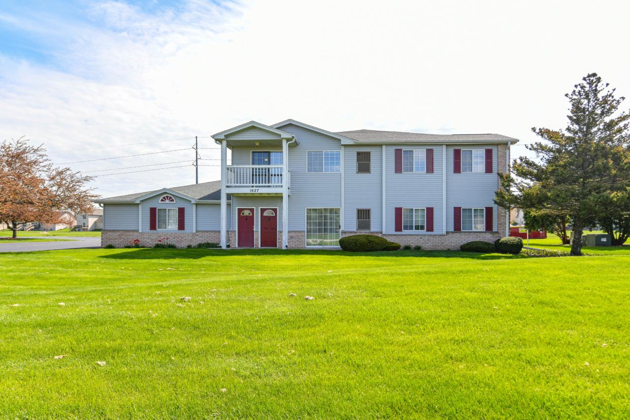 1627 Summerset Dr #4, Mount Pleasant, WI 53406