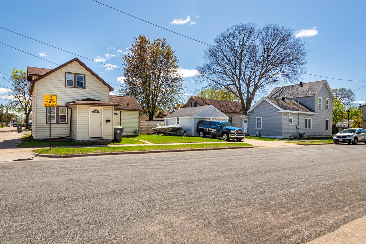 2138 George St, La Crosse, WI 54603