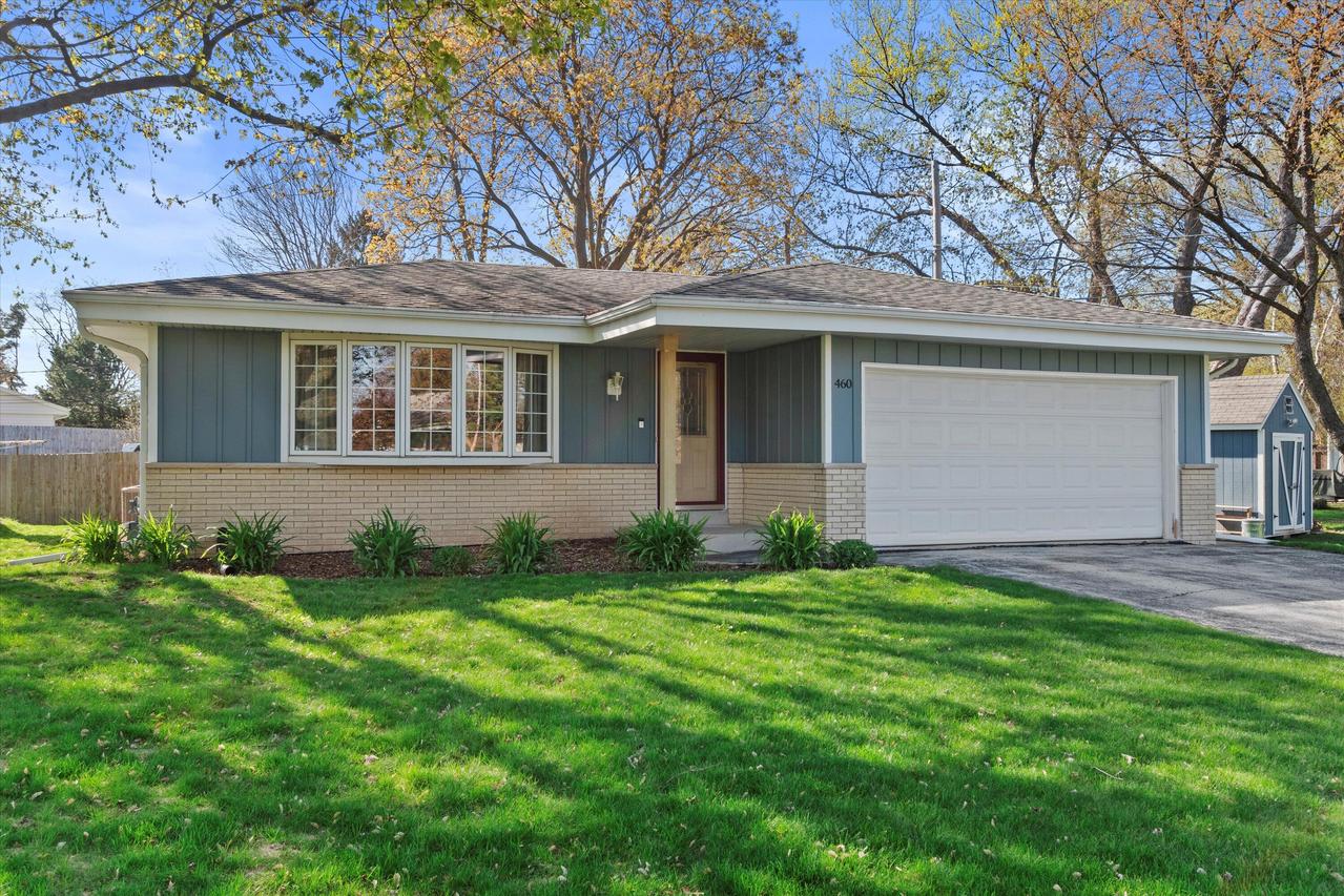 460 Hill N Dale, Hartland, WI 53029