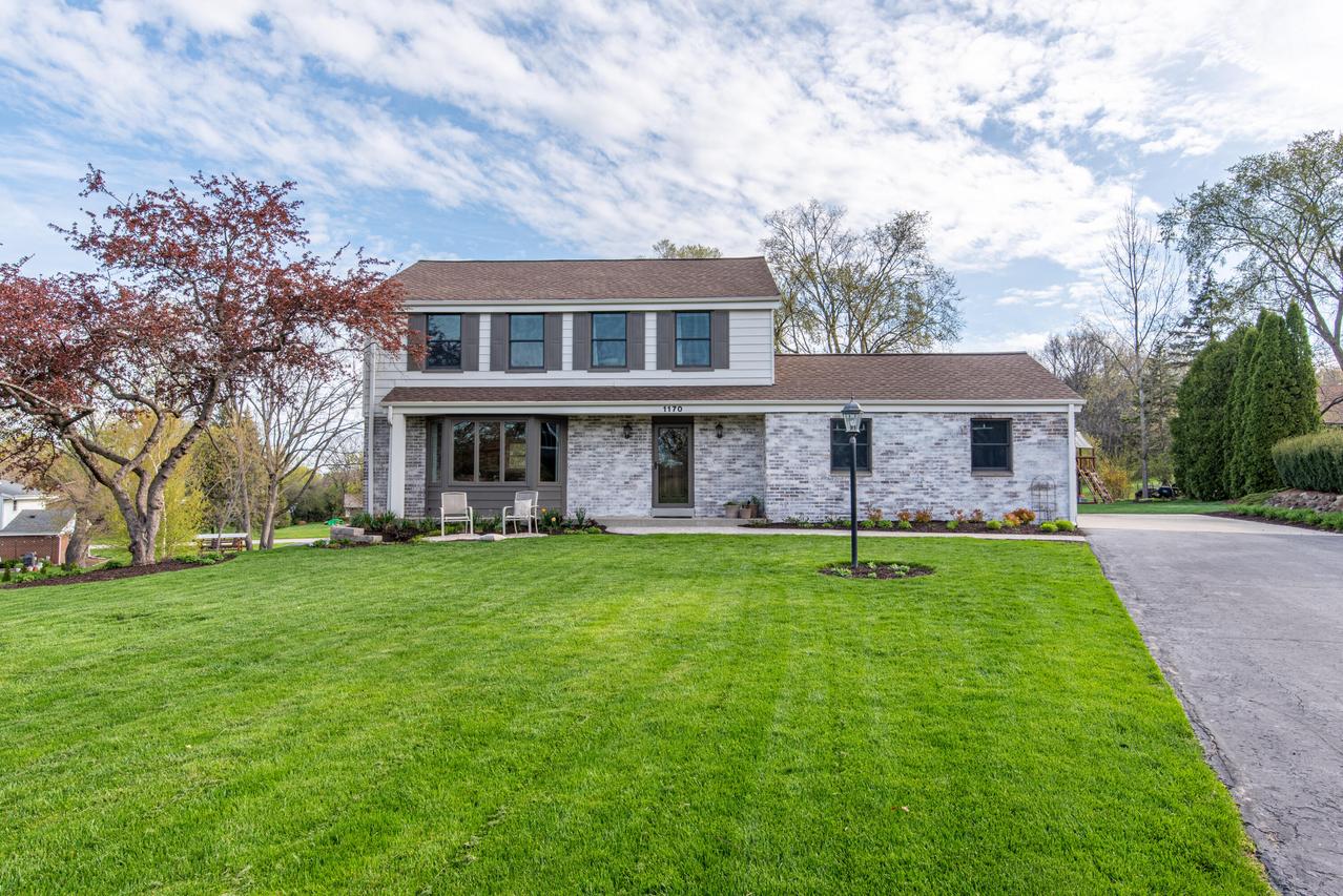 1170 Tanglewood Ct, Brookfield, WI 53005