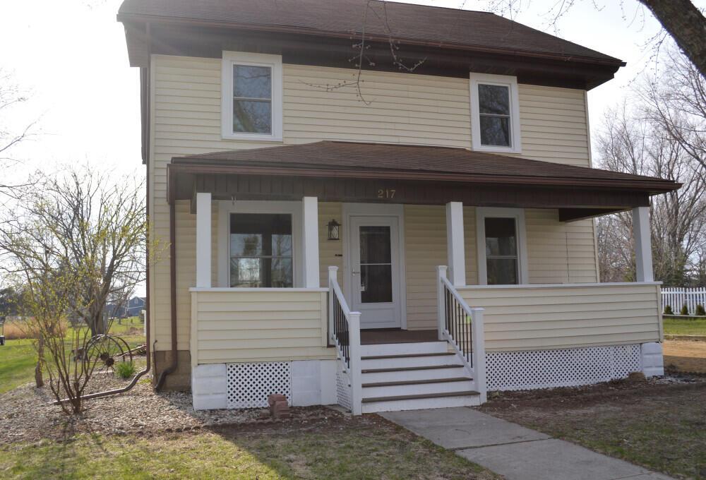217 Center St, Sharon, WI 53585