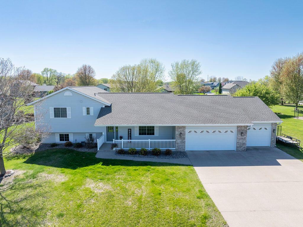 N7121 Elizabeth Dr, Holland, WI 54636