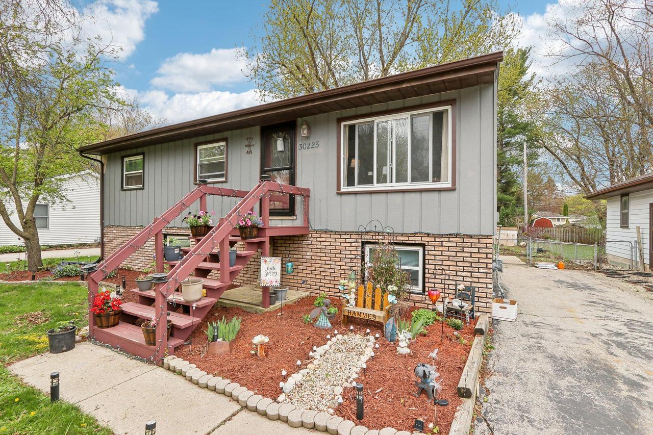 30225 Sumac Dr, Burlington, WI 53105