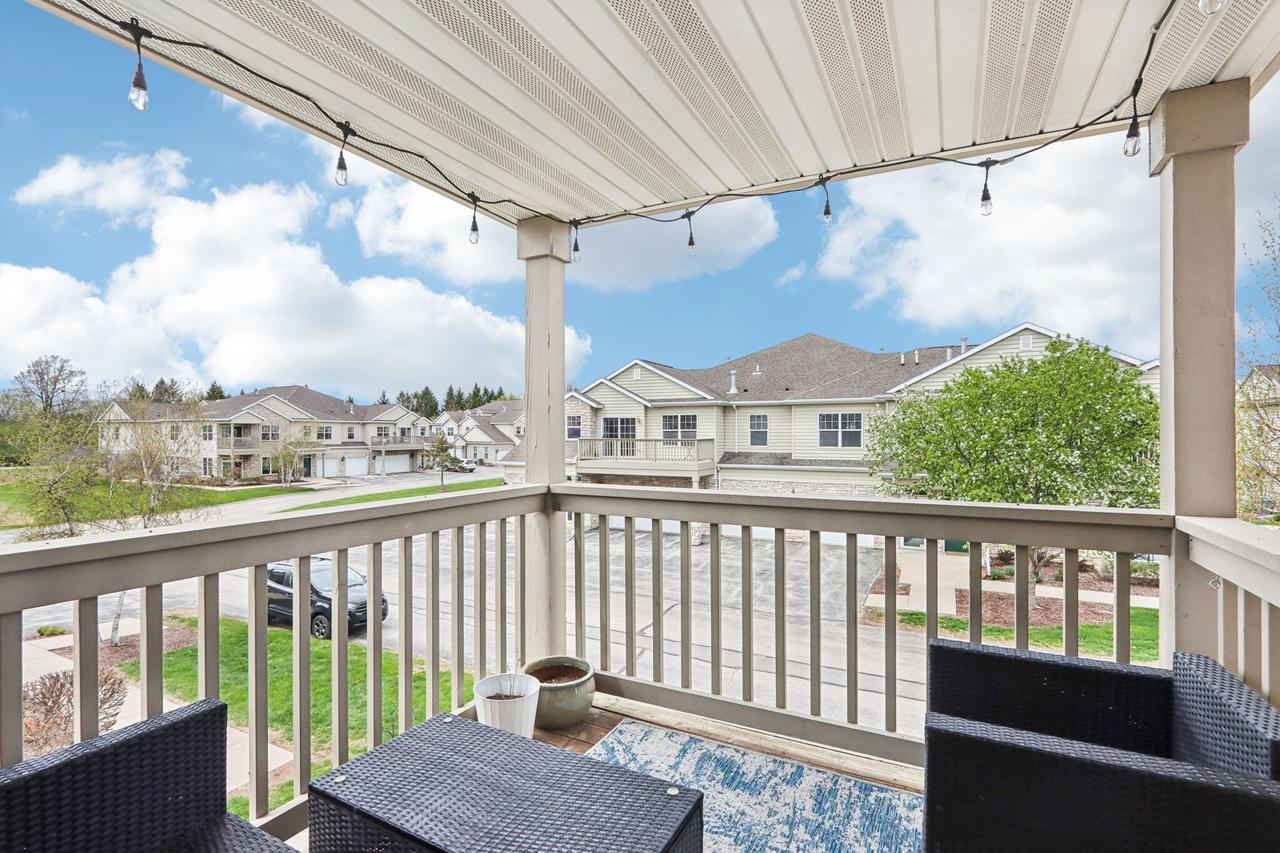 N16W26521 Meadowgrass Cir #B, Pewaukee, WI 53072