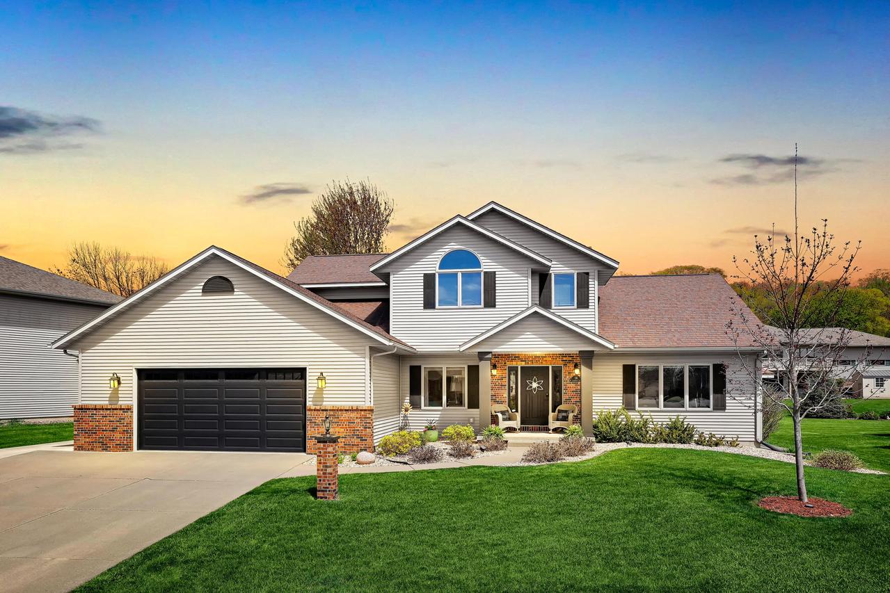 116 W Larkspur Ln, Onalaska, WI 54650