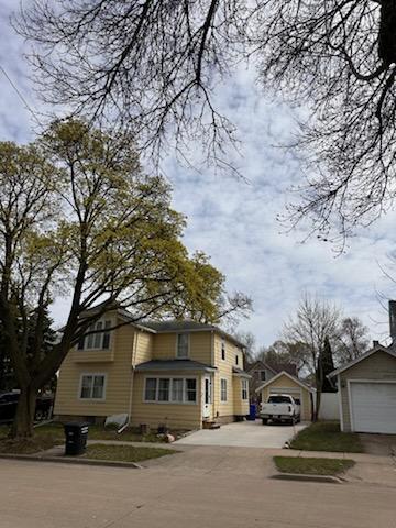 611 E Pacific St, Appleton, WI 54911