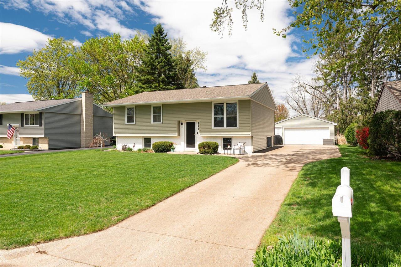 3327 Birch St, La Crosse, WI 54601