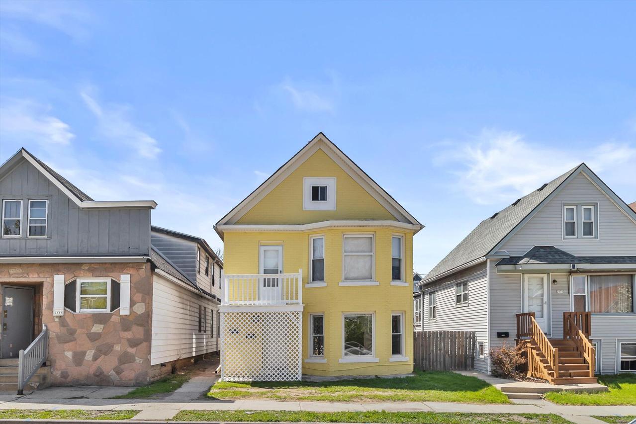 2683 S 9th Pl, Milwaukee, WI 53215