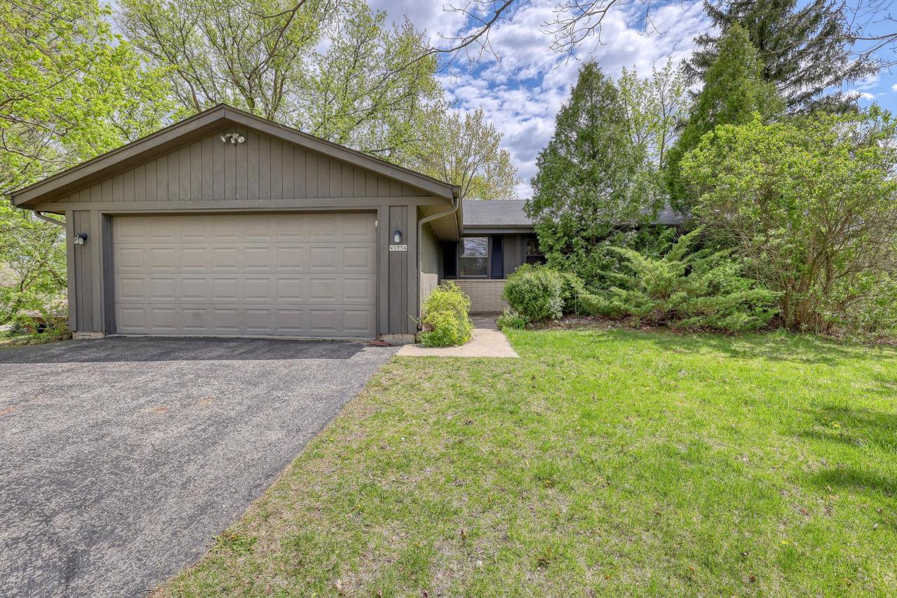 N1754 Parkview Cir, Palmyra, WI 53156