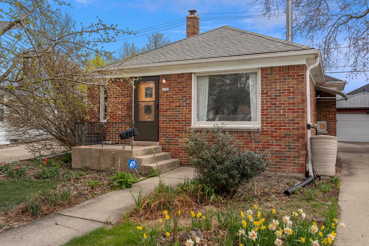 2747 N 63rd St, Milwaukee, WI 53210