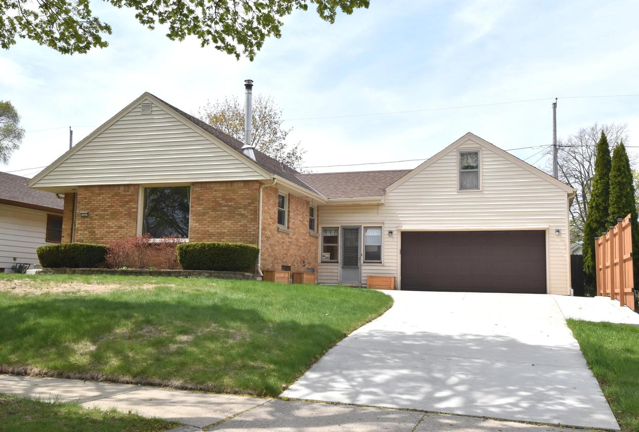 2559 S 82nd St, West Allis, WI 53219