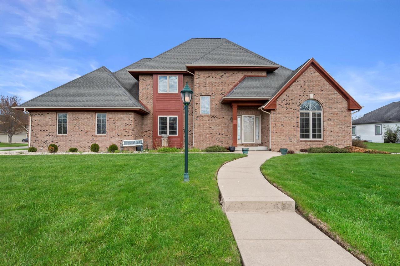 135 Emerald Dr, Mount Pleasant, WI 53406