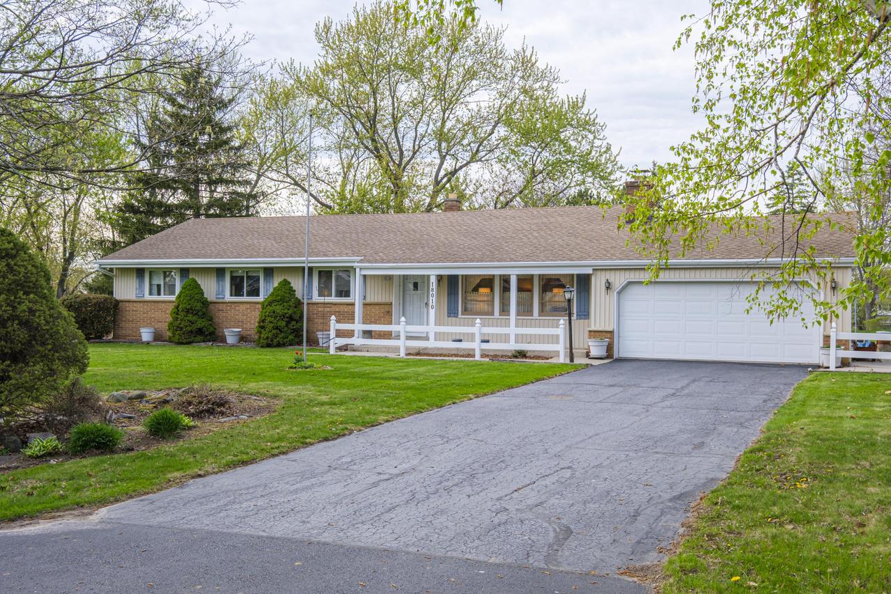 18010 Lisa Ln, Brookfield, WI 53045