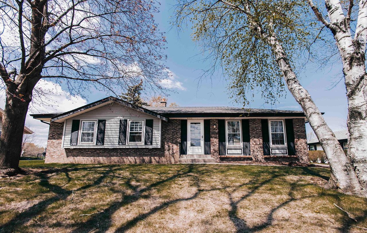 1004 E Minnesota Ave, Oak Creek, WI 53154
