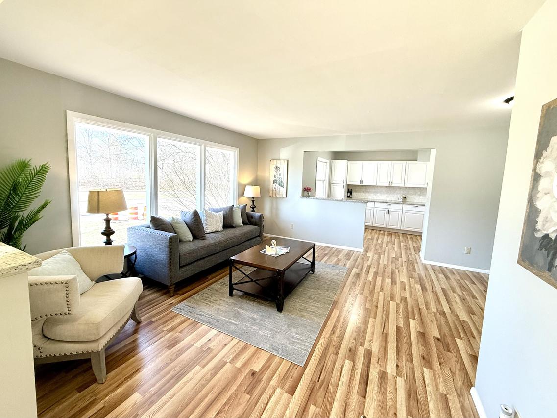 3438 N Mayfair Rd, Wauwatosa, WI 53222