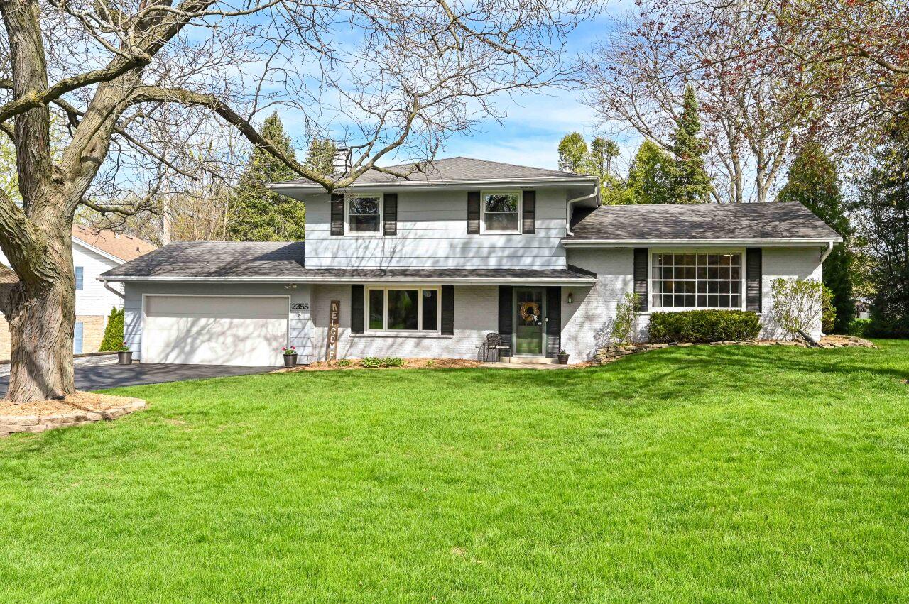 2355 Camelot Dr, Brookfield, WI 53045