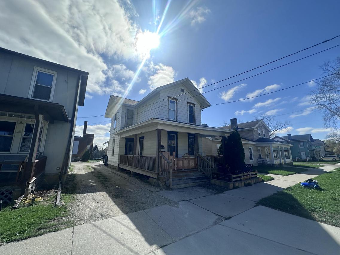 167 S Locust St, Janesville, WI 53548