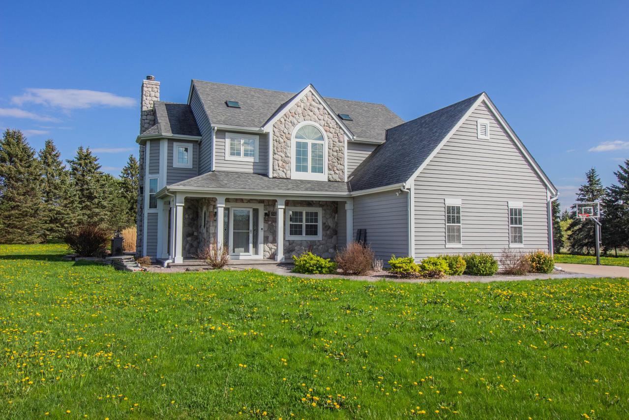 W254S7740 Applewood Cir, Vernon, WI 53189