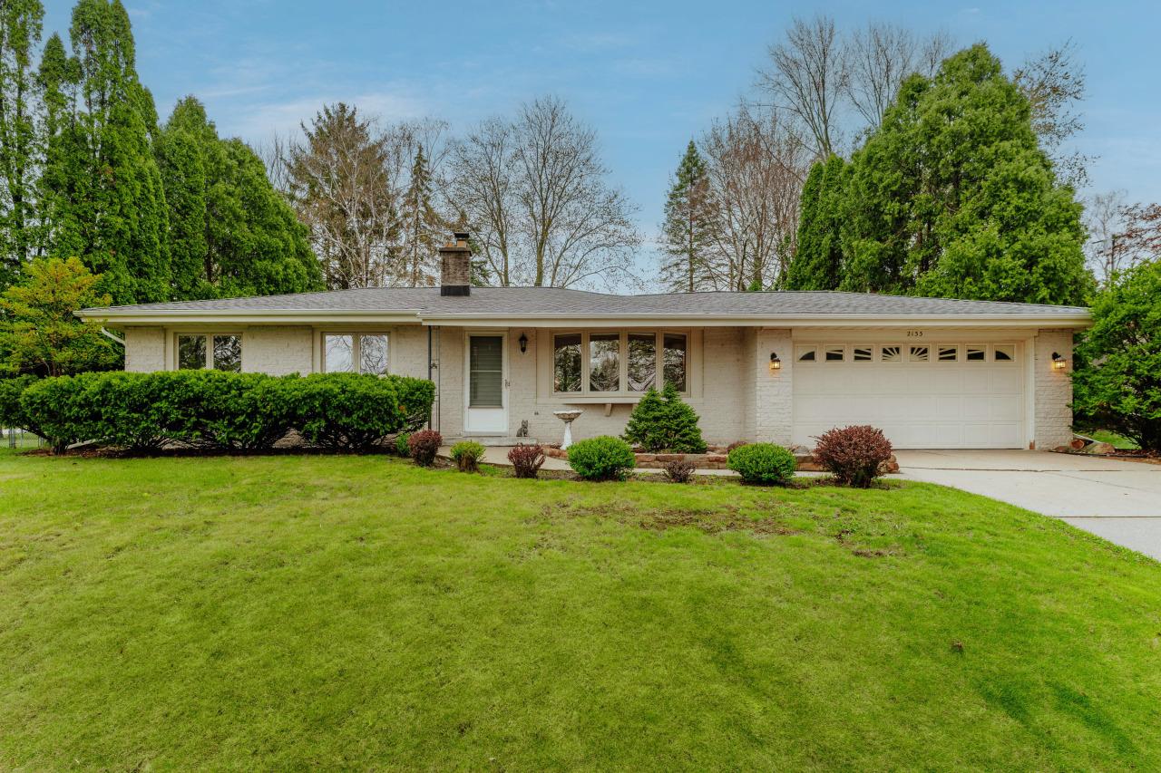 2133 Melody Ln, Waukesha, WI 53186