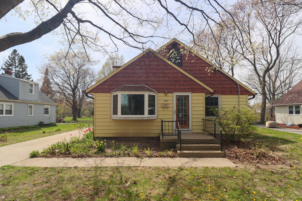 6745 N 56th St, Milwaukee, WI 53223
