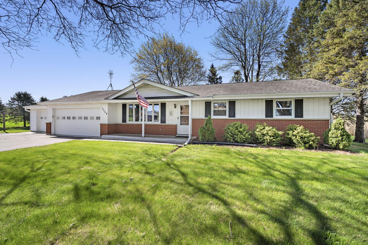 7704 Salisbury Rd, Barton, WI 53090