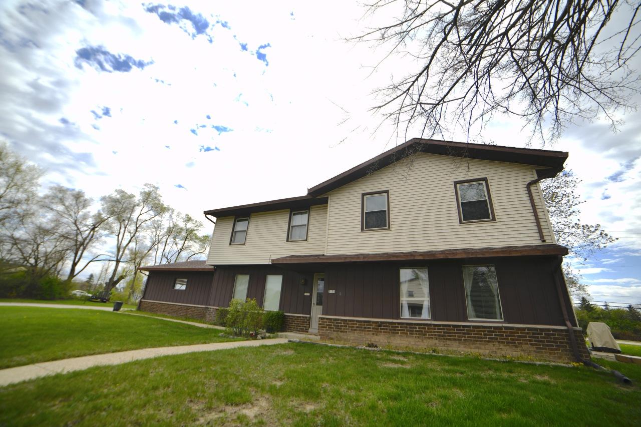 7573 S 75th St #7577, Franklin, WI 53132
