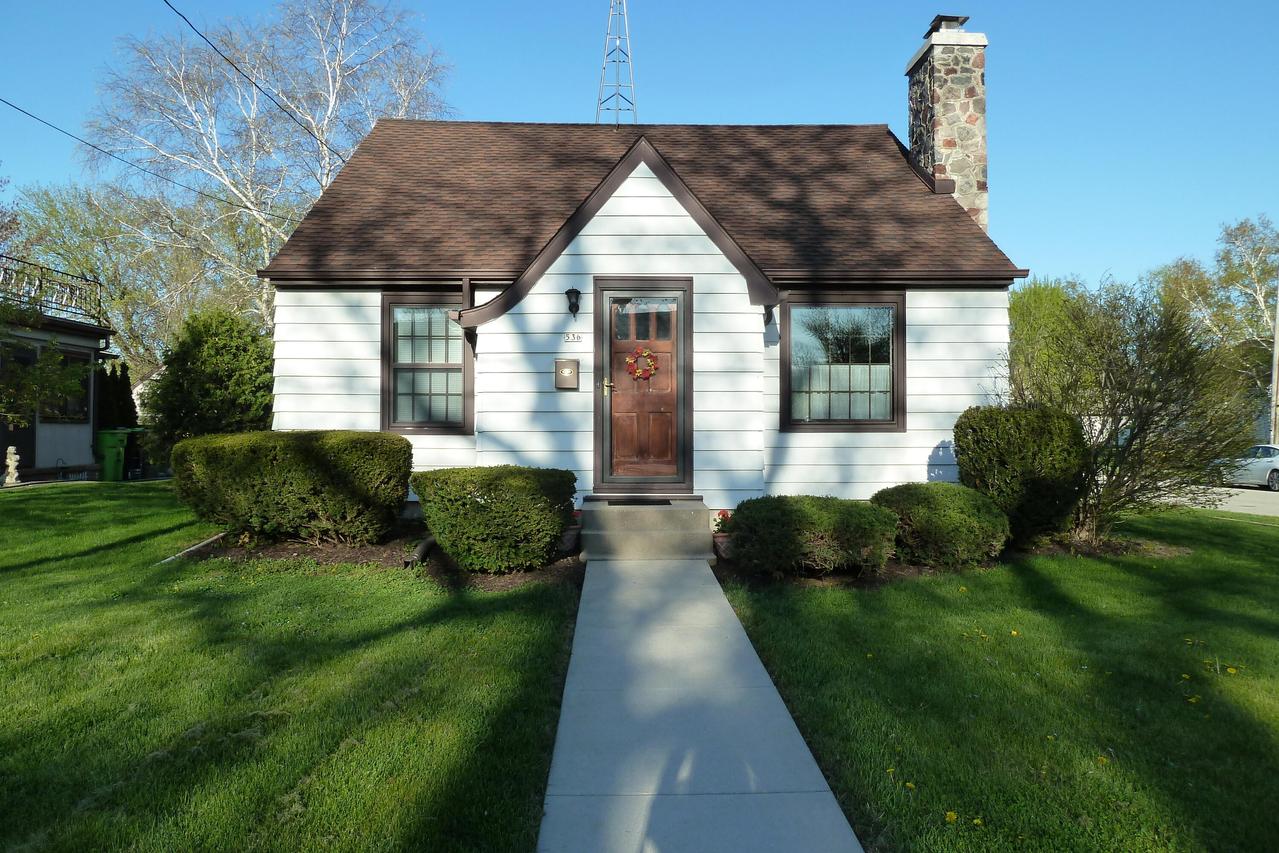 536 S Main St, Hartford, WI 53027