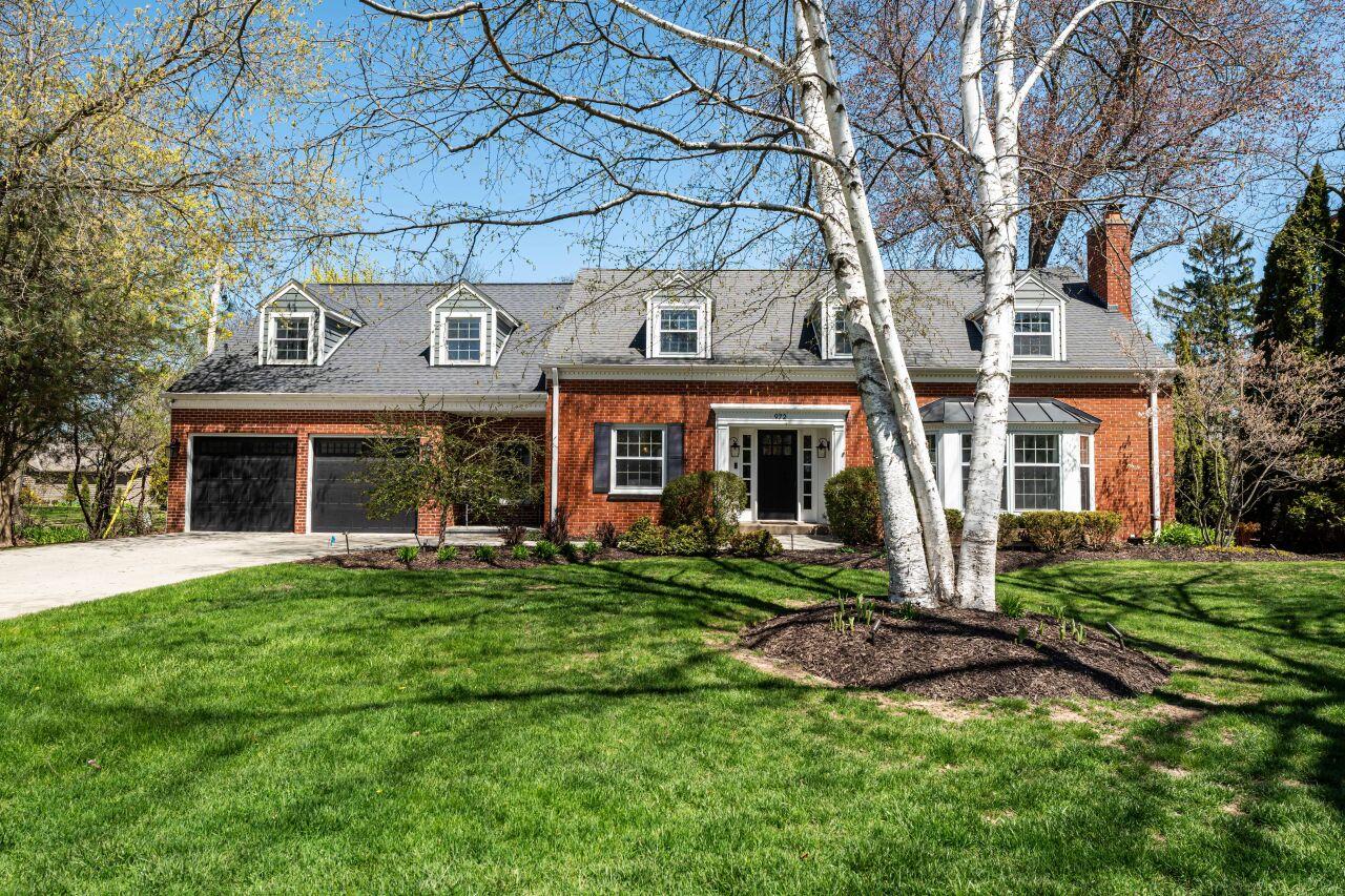 972 E Fox Ln, Fox Point, WI 53217