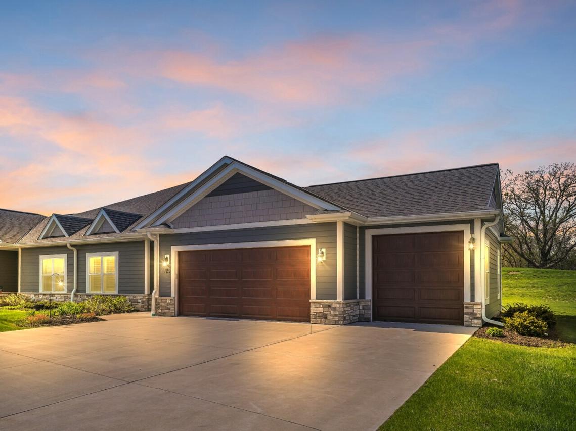 129 Phantom Lake, Mukwonago, WI 53149