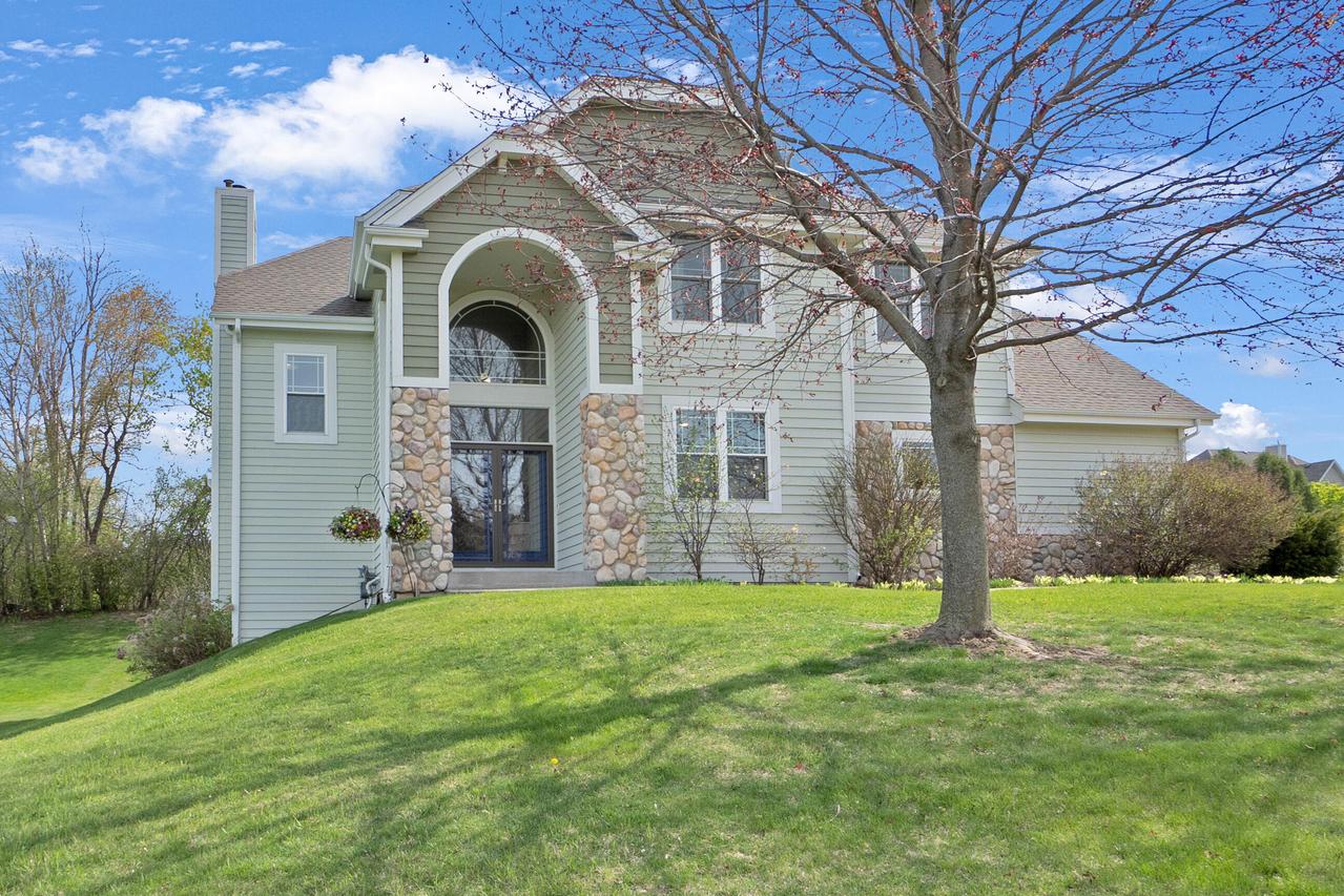 N53W16789 Prairie Dawn -, Menomonee Falls, WI 53051