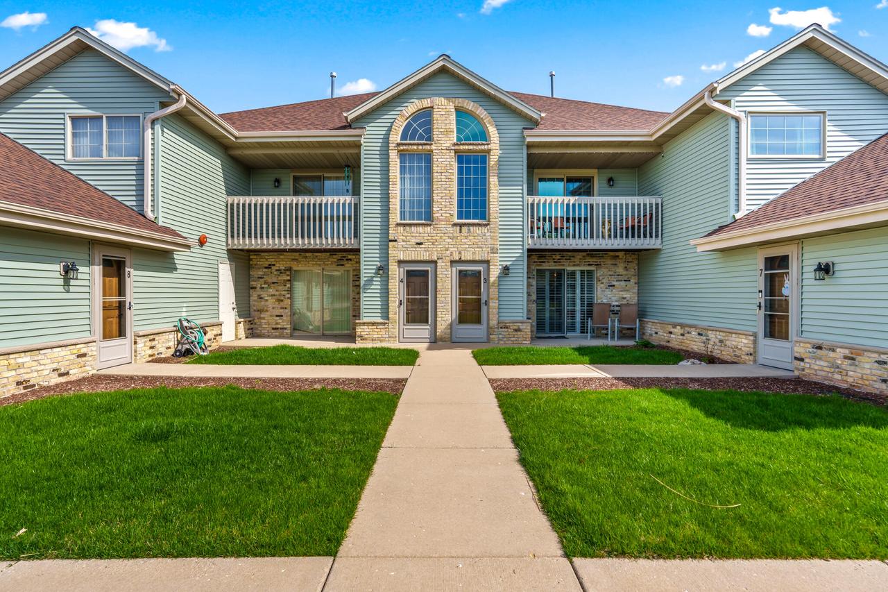 3646 E Barbara Ct #3, Oak Creek, WI 53154