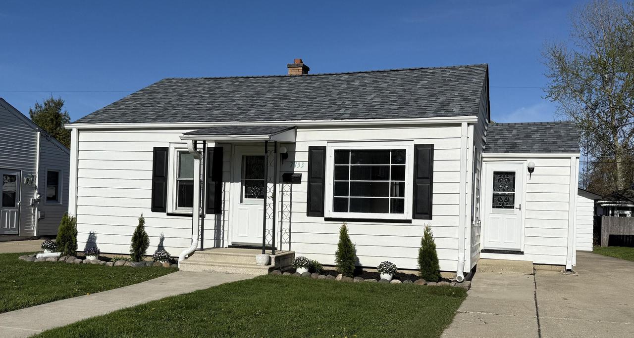 7733 38th Ave, Kenosha, WI 53142