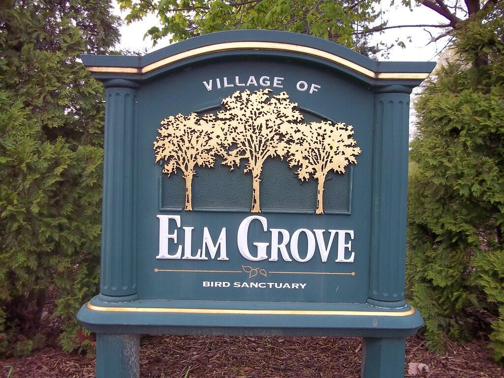12855 Stephen Pl, Elm Grove, WI 53122