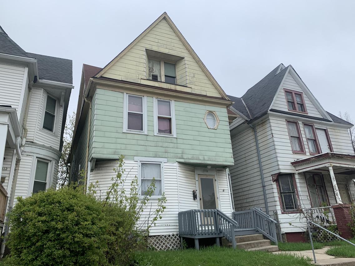 2008 N 35th St, Milwaukee, WI 53208