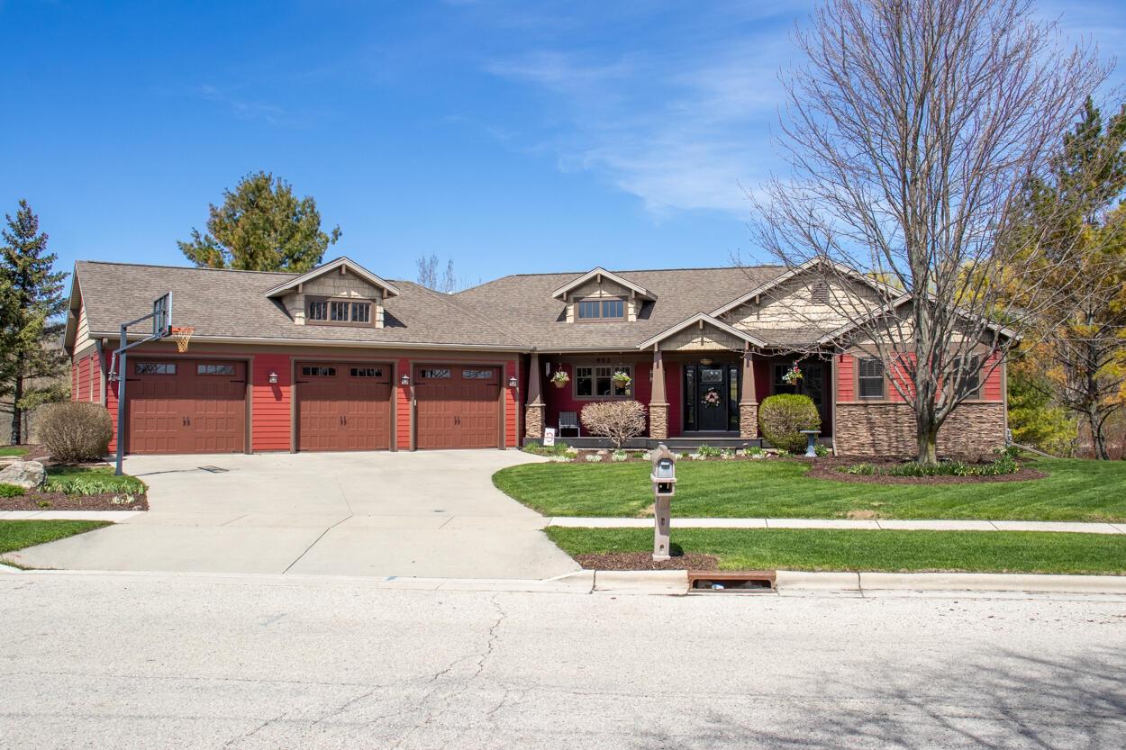 953 Larkspur Rd, Plymouth, WI 53073