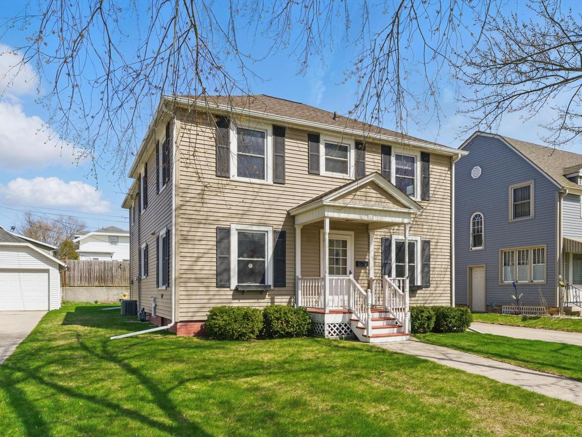 513 S 27th St, Manitowoc, WI 54220