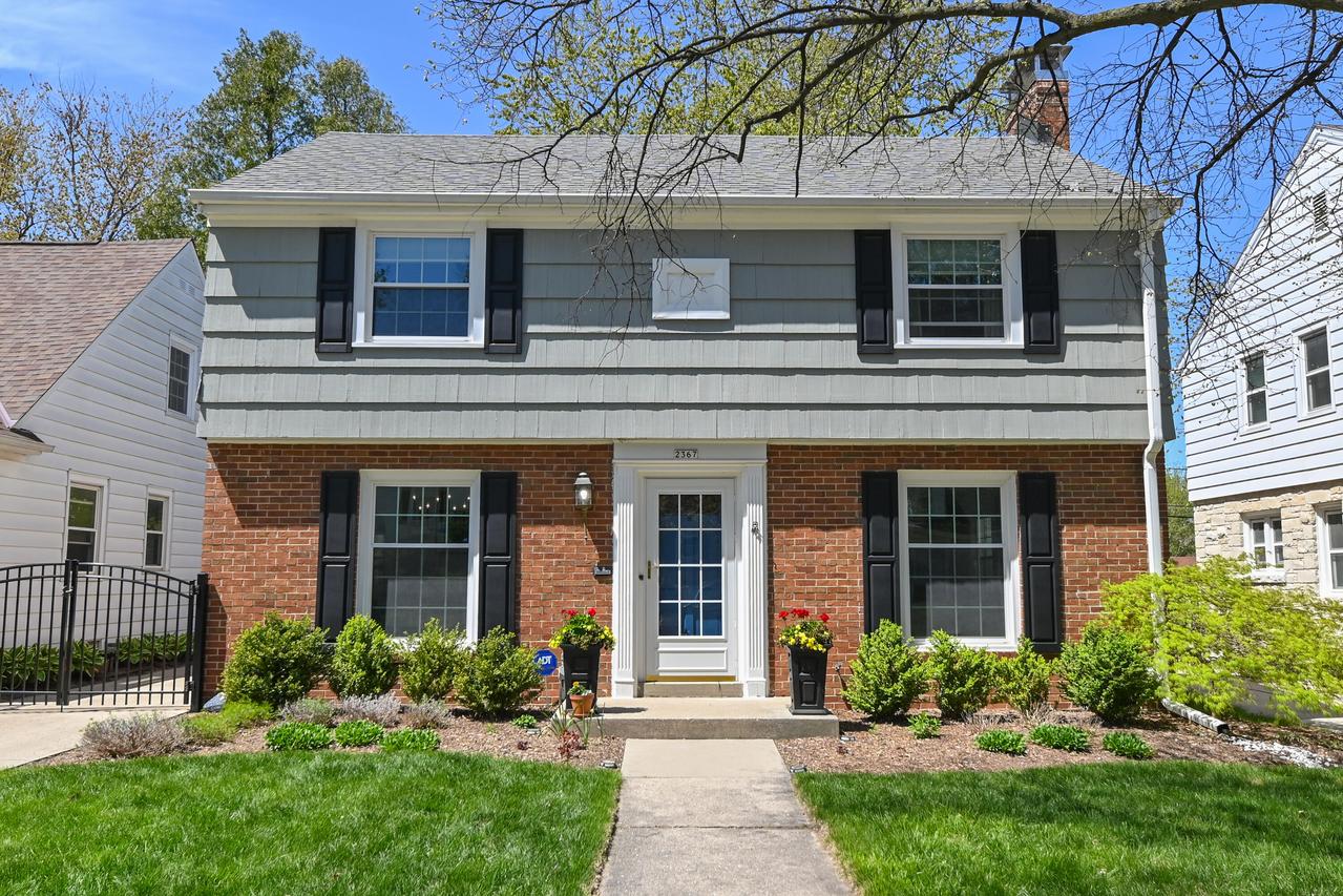 2367 N 83rd St, Wauwatosa, WI 53213
