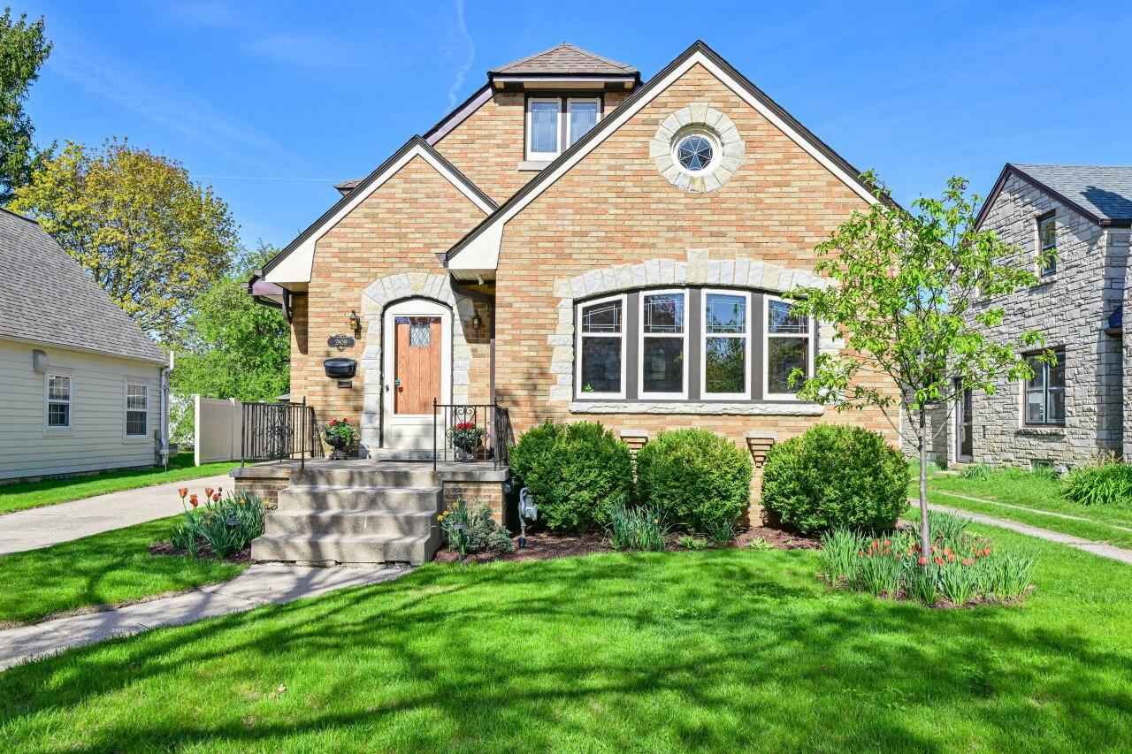 2809 N 70th St, Milwaukee, WI 53210